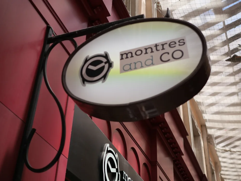 Enseigne Montres and Co