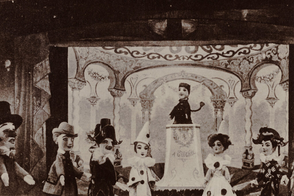 Couronnement de Guignol au Passage de l’Argue à Lyon au début du XXe siècle